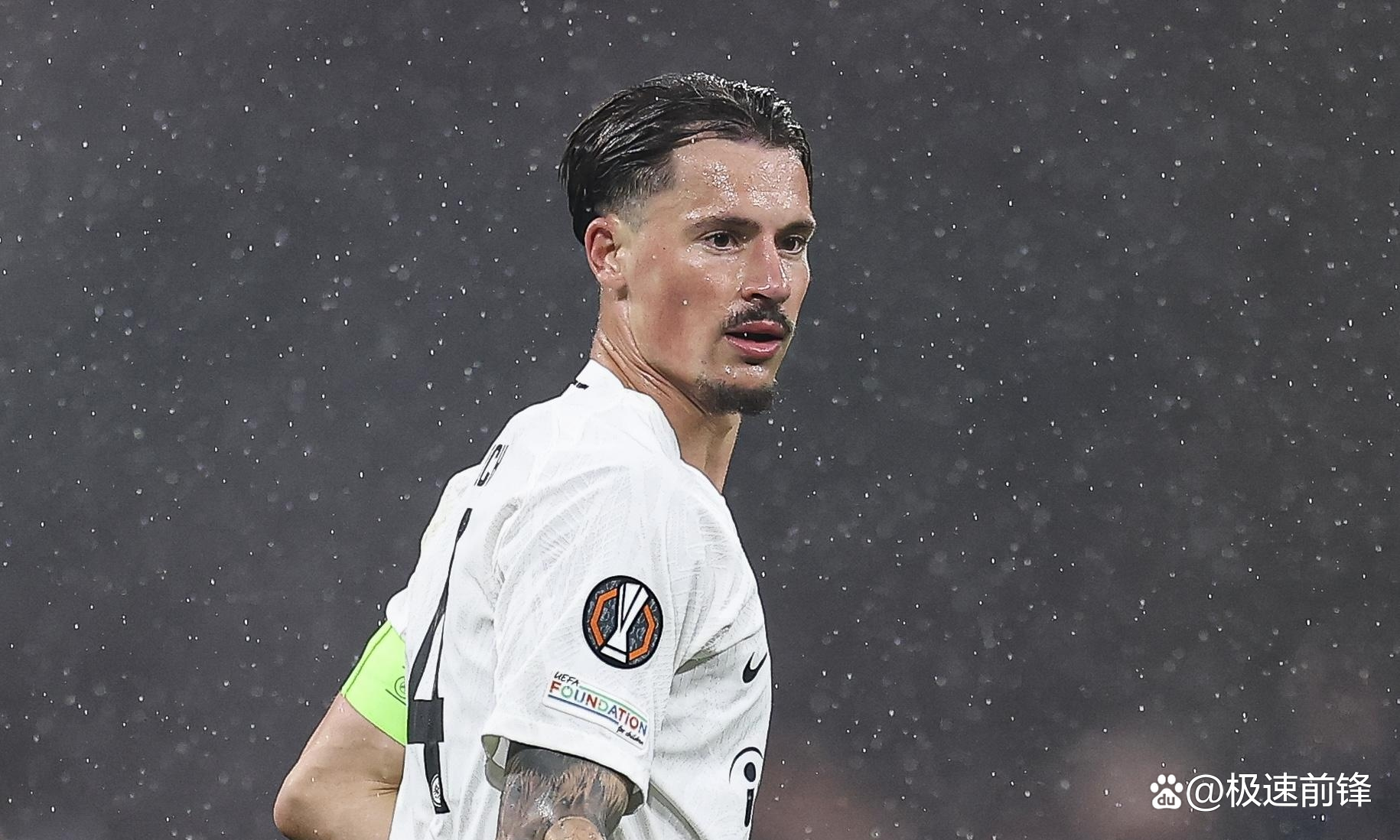 多特蒙德遇防线困境，需解决问题追赶领先队伍的简单介绍