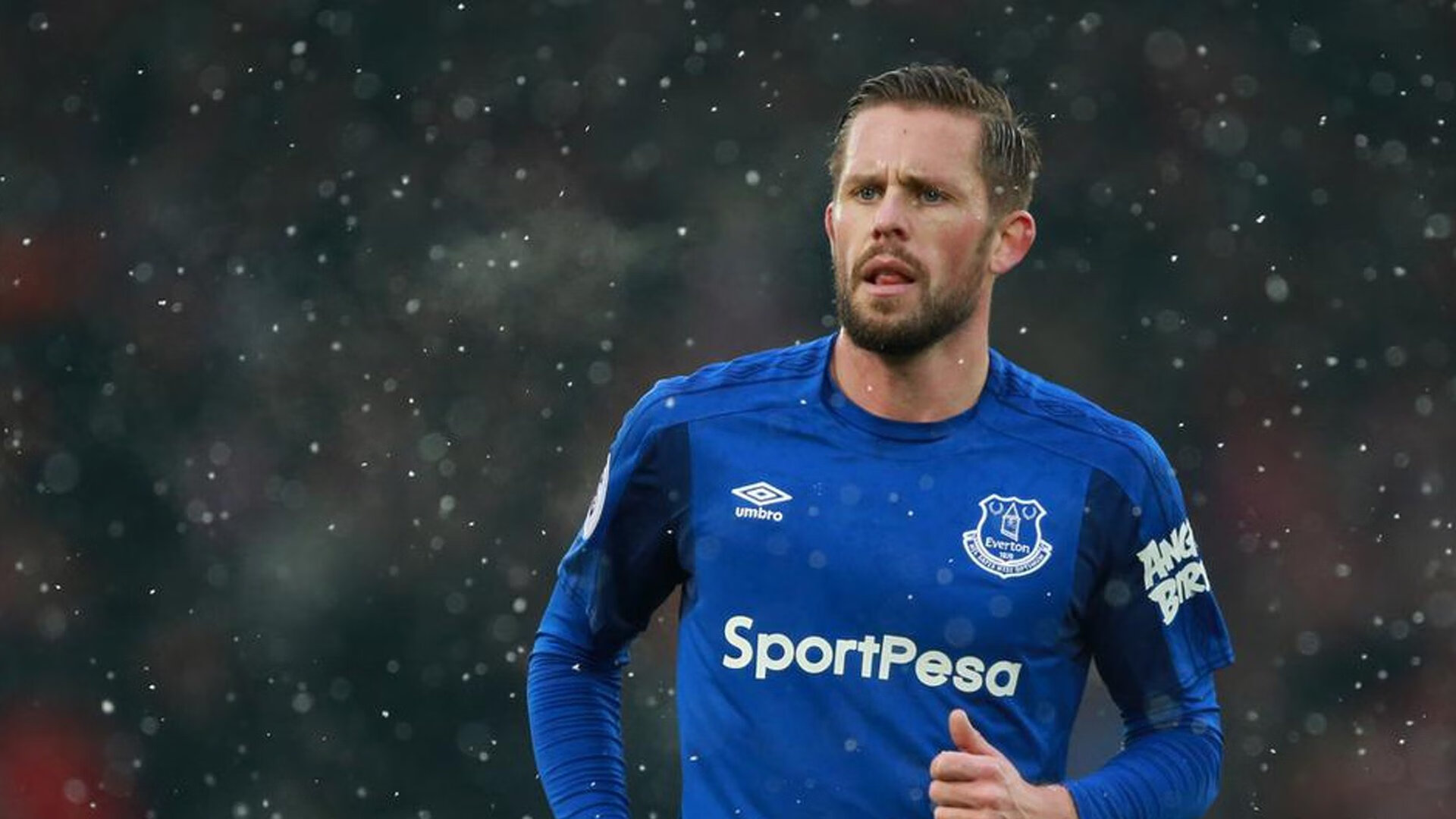 姆巴佩焦点对战，德约科维奇与50激战曼联分钟，战术调整胜负难料！赢得满堂喝彩